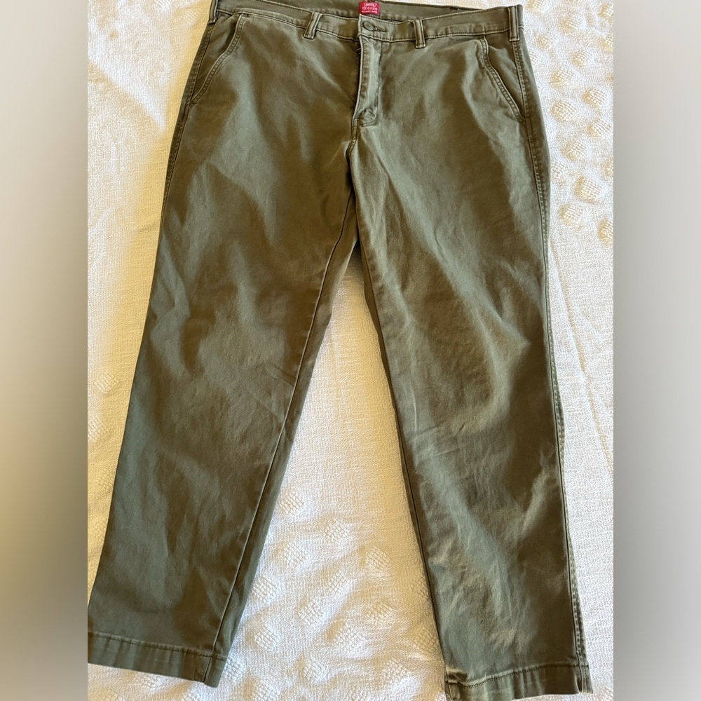 Levi’s XXCHINO RELAXED TAPER PANTS-SZ 38/30
Waist 20”
Inseam 28.5”